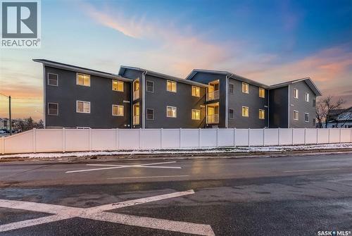203 221 Main STREET S  Moose Jaw, SK S6H 4R6