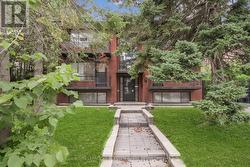 1 - 18 THIRTY THIRD STREET  Toronto, ON M8W 3G9