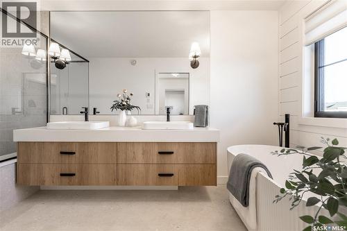 415 Sharma Crescent, Saskatoon, SK - Indoor Photo Showing Bathroom