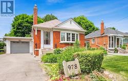 MAIN - 978 PHARMACY AVENUE  Toronto, ON M1R 2G6