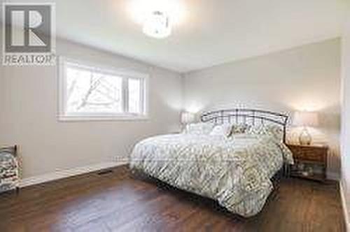 10 Cutting Crescent, King, ON - Indoor Photo Showing Bedroom