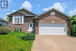 16 WELLANDVALE DRIVE  Welland (N. Welland), ON L3C 7C4