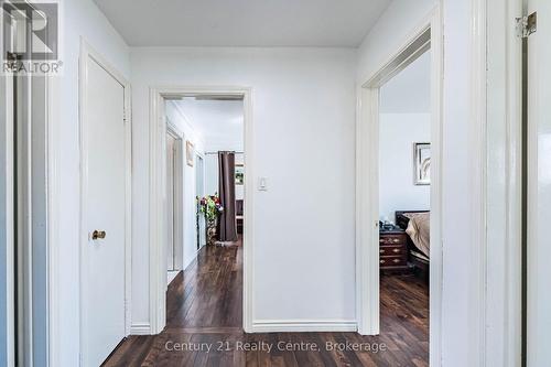 3800 Wyewood Road, Mississauga, ON - Indoor Photo Showing Other Room