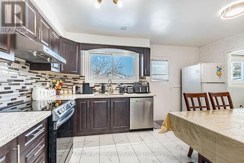 3800 Wyewood Road, Mississauga, ON - Indoor Photo Showing Kitchen With Double Sink