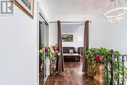 3800 Wyewood Road, Mississauga, ON - Indoor Photo Showing Other Room