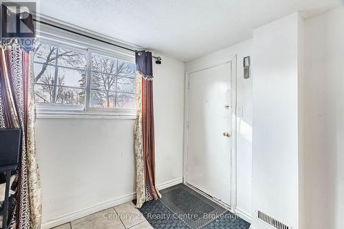 3800 Wyewood Road, Mississauga, ON - Indoor Photo Showing Other Room