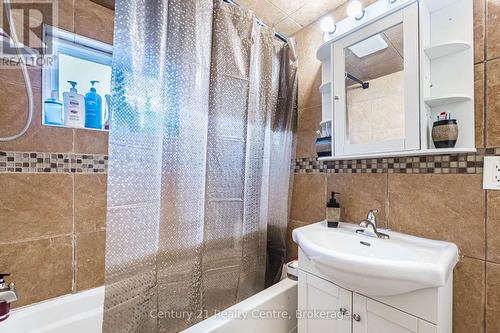 3800 Wyewood Road, Mississauga, ON - Indoor Photo Showing Bathroom