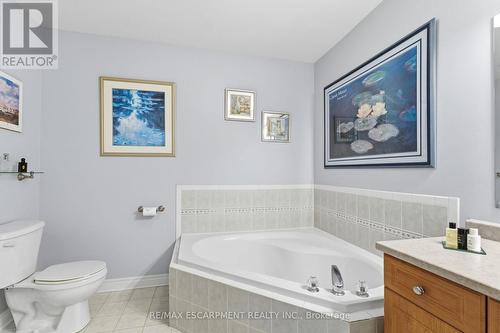 5316 Dryden Avenue, Burlington, ON - Indoor Photo Showing Bathroom