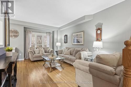 5316 Dryden Avenue, Burlington, ON - Indoor Photo Showing Living Room