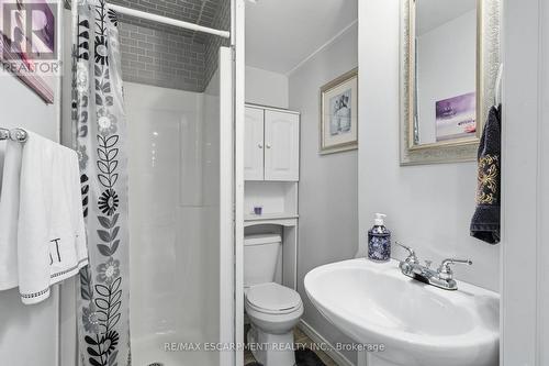 5316 Dryden Avenue, Burlington, ON - Indoor Photo Showing Bathroom