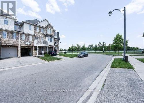 1175 Mcdowell Crescent, Milton, ON - Outdoor