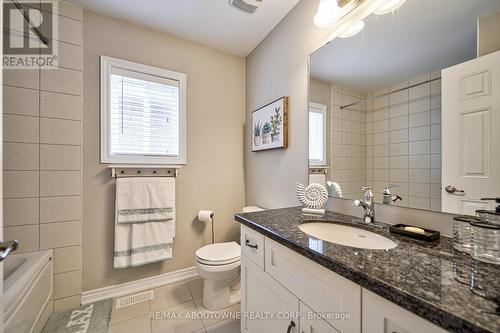 195 Greti Drive, Hamilton, ON - Indoor Photo Showing Bathroom