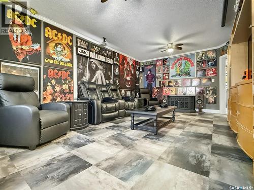 236 7Th Avenue Nw, Swift Current, SK - Indoor Photo Showing Other Room