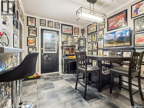 236 7Th Avenue Nw, Swift Current, SK - Indoor Photo Showing Dining Room