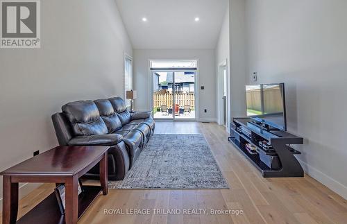 2467 Irish Moss Road, London South (South U), ON - Indoor