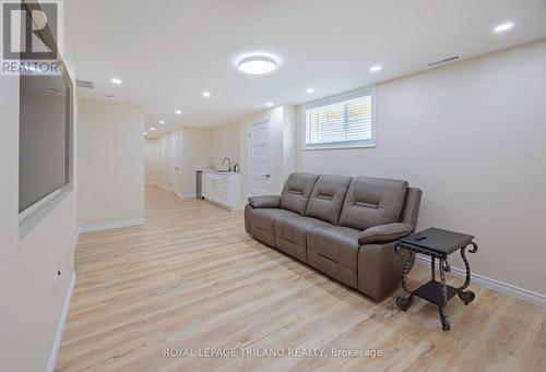 2467 Irish Moss Road, London South (South U), ON - Indoor