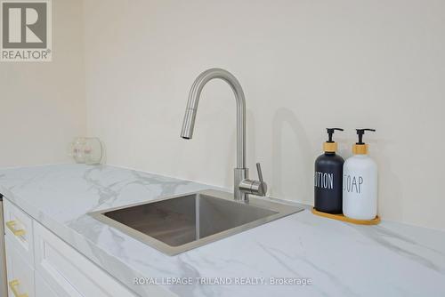 2467 Irish Moss Road, London South (South U), ON - Indoor