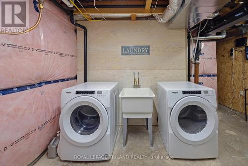 2467 Irish Moss Road, London South (South U), ON - Indoor Photo Showing Laundry Room