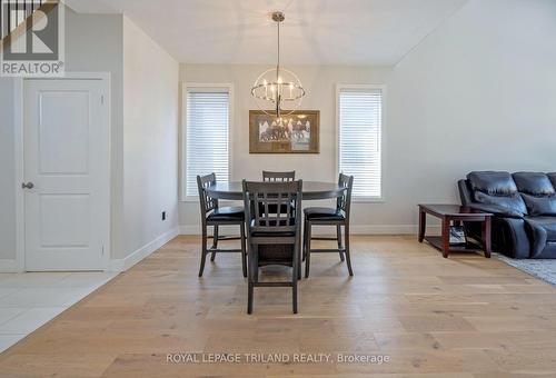2467 Irish Moss Road, London South (South U), ON - Indoor Photo Showing Dining Room