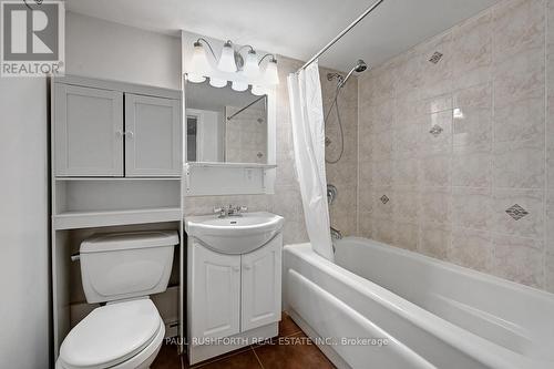 Unit B-4 Piece Bathroom - 892 Baseline Road, Ottawa, ON - Indoor Photo Showing Bathroom