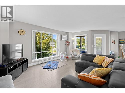 727 Houghton Road Unit# 212  Kelowna, BC V1X 7J7