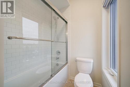 152 Matawin Lane, Richmond Hill, ON - Indoor Photo Showing Bathroom