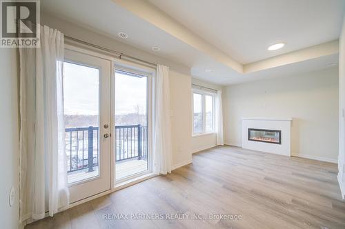 152 Matawin Lane, Richmond Hill, ON - Indoor With Fireplace