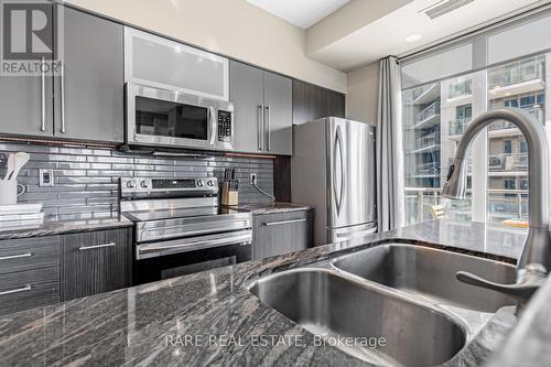 703 - 2119 Lake Shore Boulevard W, Toronto, ON - Indoor Photo Showing Kitchen With Double Sink