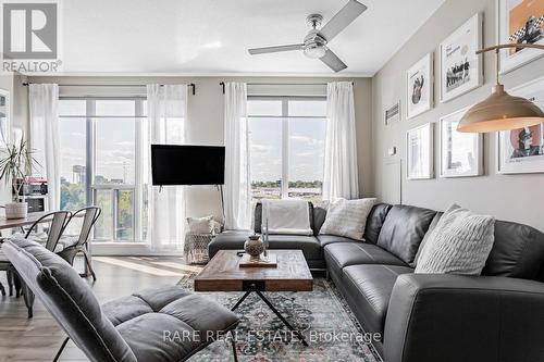 703 - 2119 Lake Shore Boulevard W, Toronto, ON - Indoor Photo Showing Living Room