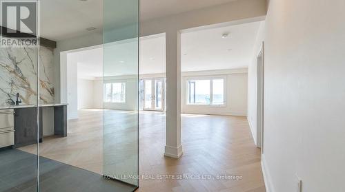 100 Appleby Place, Burlington, ON - Indoor Photo Showing Other Room