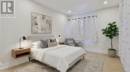 100 Appleby Place, Burlington, ON - Indoor Photo Showing Bedroom