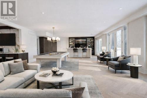 100 Appleby Place, Burlington, ON - Indoor Photo Showing Living Room