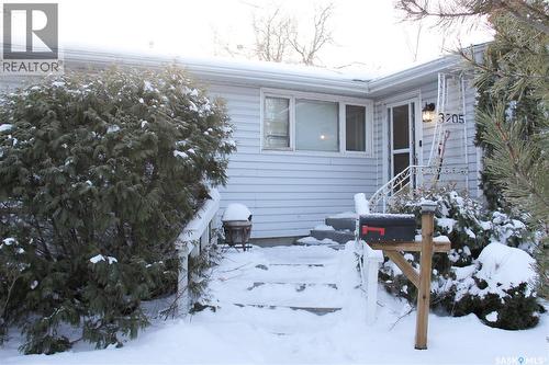3205 Whitmore Avenue, Regina, SK - Outdoor
