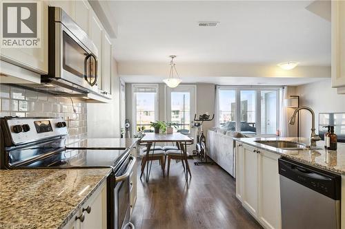 138 Daylily Lane, Kitchener, ON - Indoor Photo Showing Kitchen With Double Sink With Upgraded Kitchen