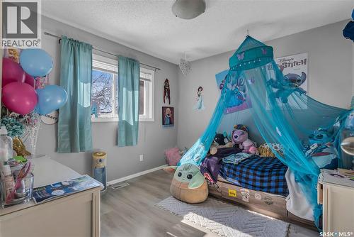 442-444 Russell Road, Saskatoon, SK - Indoor Photo Showing Bedroom