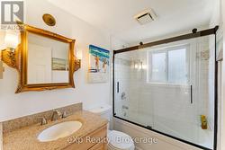 Upper 4pc Bathroom - 