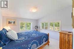 Garage Loft Bedroom #1 - 