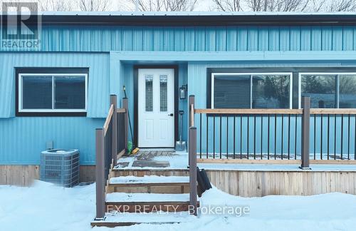 #130 - 63 WHITES ROAD  Quinte West (Sidney Ward), ON K8V 5P5