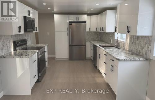 #130 - 63 Whites Road, Quinte West (Sidney Ward), ON - Indoor Photo Showing Kitchen With Upgraded Kitchen