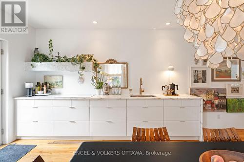 378-380 Booth Street, Ottawa, ON - Indoor Photo Showing Bathroom