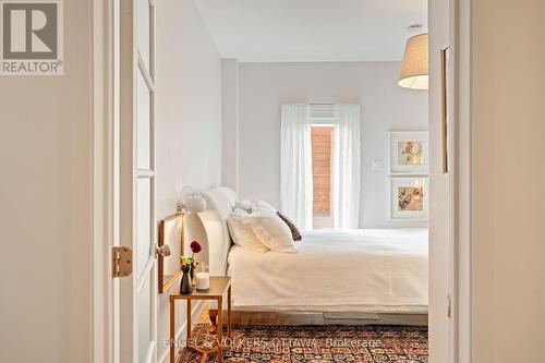 378-380 Booth Street, Ottawa, ON - Indoor Photo Showing Bedroom