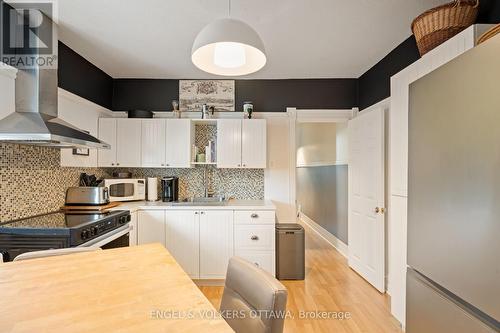 378-380 Booth Street, Ottawa, ON - Indoor Photo Showing Kitchen