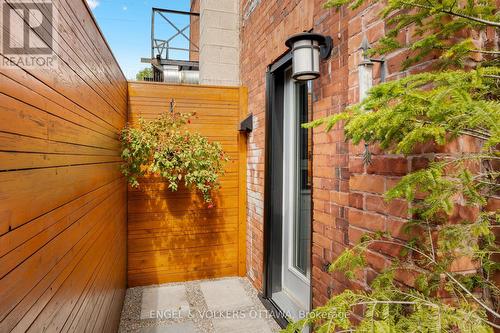 378-380 Booth Street, Ottawa, ON - Outdoor