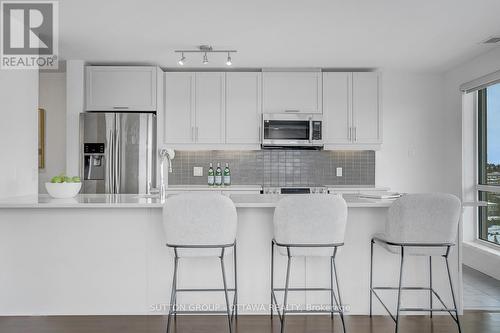 903 - 330 Titan Private, Ottawa, ON - Indoor Photo Showing Kitchen With Stainless Steel Kitchen With Upgraded Kitchen