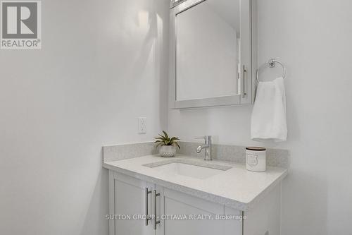 903 - 330 Titan Private, Ottawa, ON - Indoor Photo Showing Bathroom