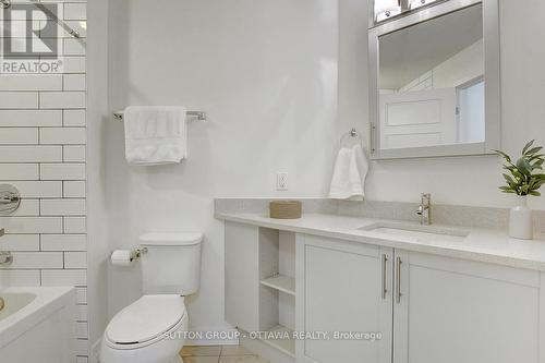 903 - 330 Titan Private, Ottawa, ON - Indoor Photo Showing Bathroom