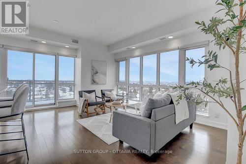 903 - 330 Titan Private, Ottawa, ON - Indoor Photo Showing Living Room