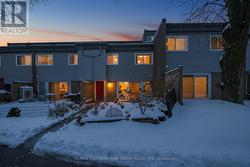 33 - 169 MILESTONE CRESCENT  Aurora, ON L4G 3M2