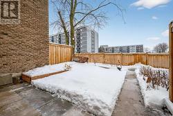 Patio, garden & grass area - 