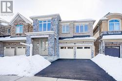 106 ANGUS MORTON CRESCENT  East Gwillimbury, ON L9N 1S4